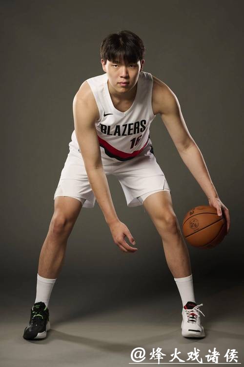 杨瀚森入开拓者倒大霉!首节制霸攻守,后续无球权,浪费好状态! 杨瀚森入开拓者倒大霉!首节制霸攻守,后续无球权,浪费好状态!